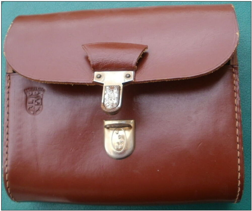 PETITE SACOCHE EN CUIR estampill&eacute;e Sp&eacute;cialit&eacute;s PPZ Maroquinerie