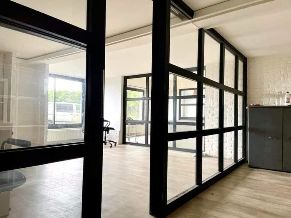   A LOUER – Bâtiment de Caractère à Caëstre (330 m² + Parking) Caëstre