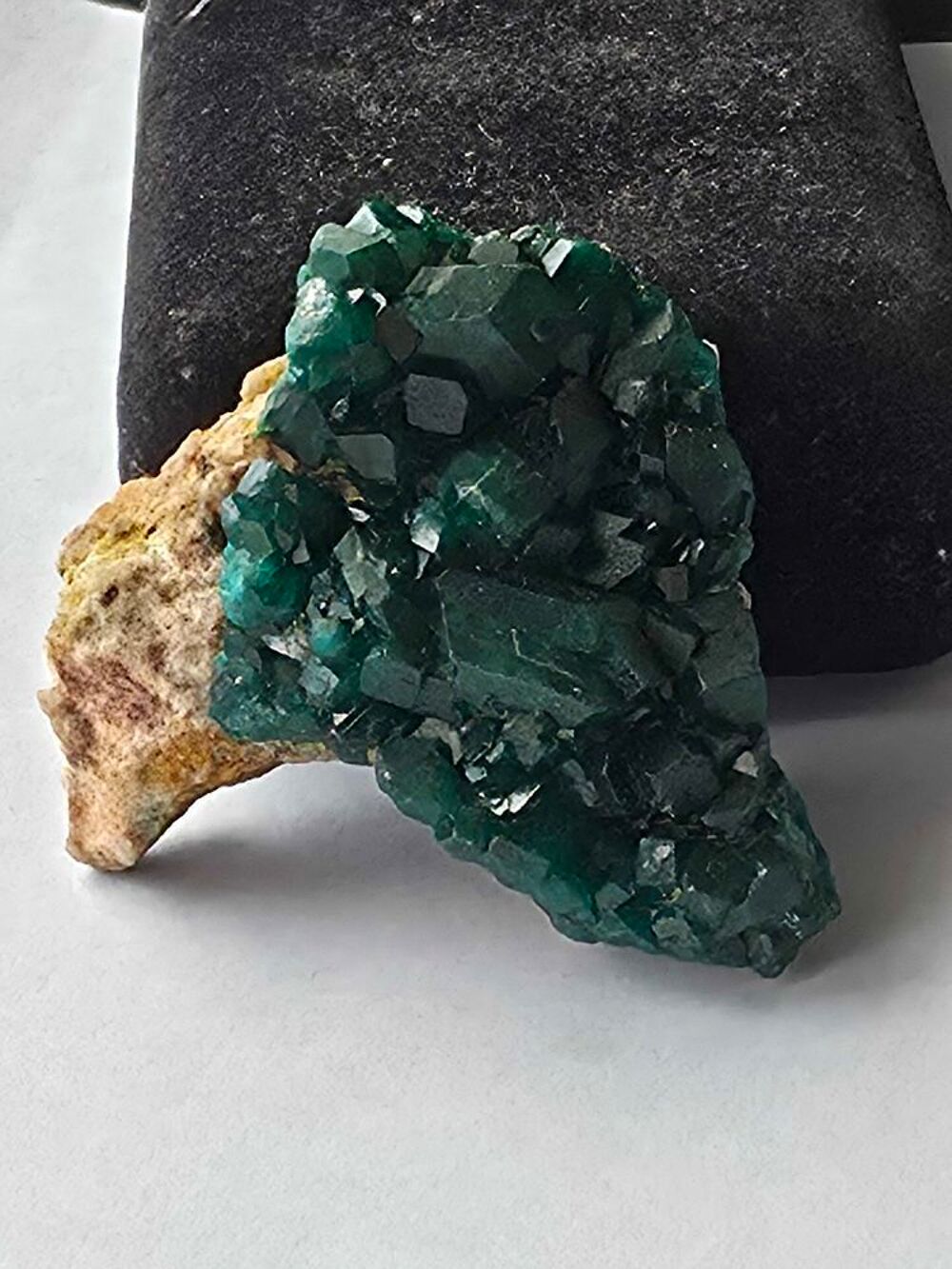 Magnifique Dioptase naturelle du Congo sur gangue-Katanga-26g 