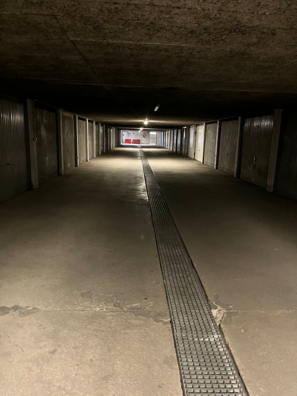 Vente Parking/Garage Box fermé sécurisé 12 m² ? Centre Ris-Orangis Ris-orangis