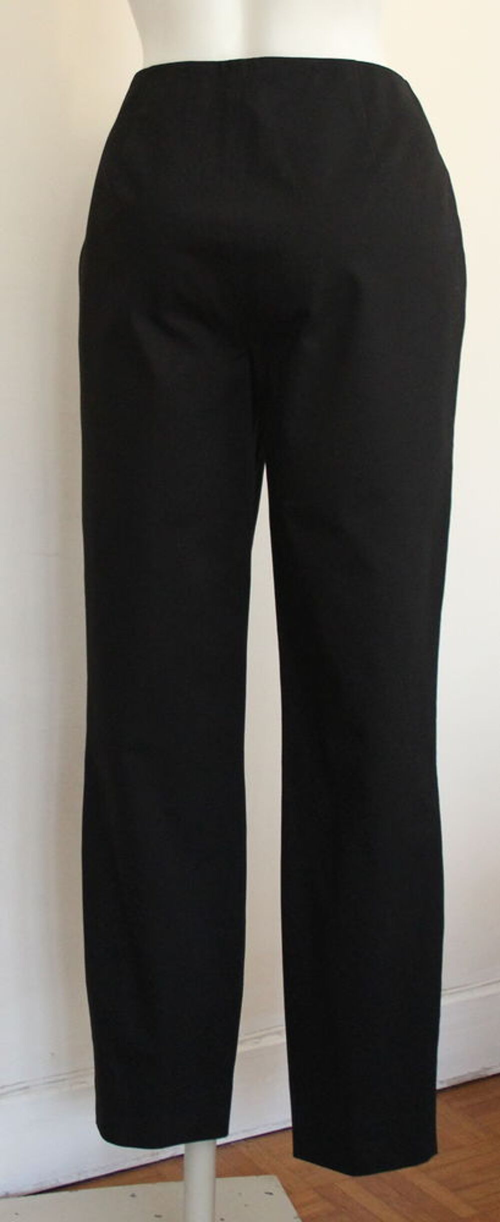 Pantalon noir RALPH LAUREN purple label 
T.12 soit 42 Fr Vêtements