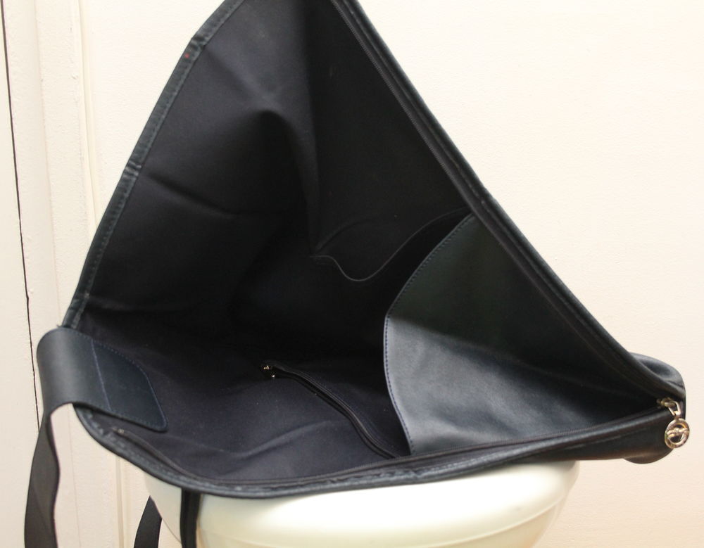 Sac en bandouli&egrave;re cuir marine LONGCHAMP Maroquinerie