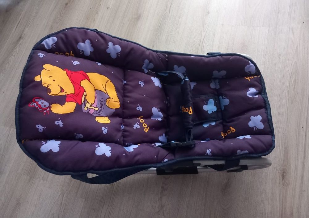 TRANSAT WINNIE DISNEY TRES LARGE ASSISE
TRES BON ETAT Pu�riculture