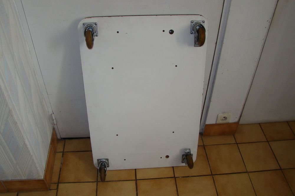 Plateau roulant 80 x 55 cm
Bricolage