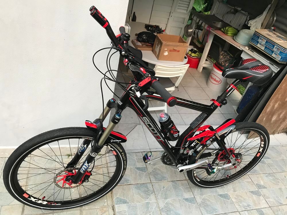 Vtt Scott Genius. Full carbone Vélos