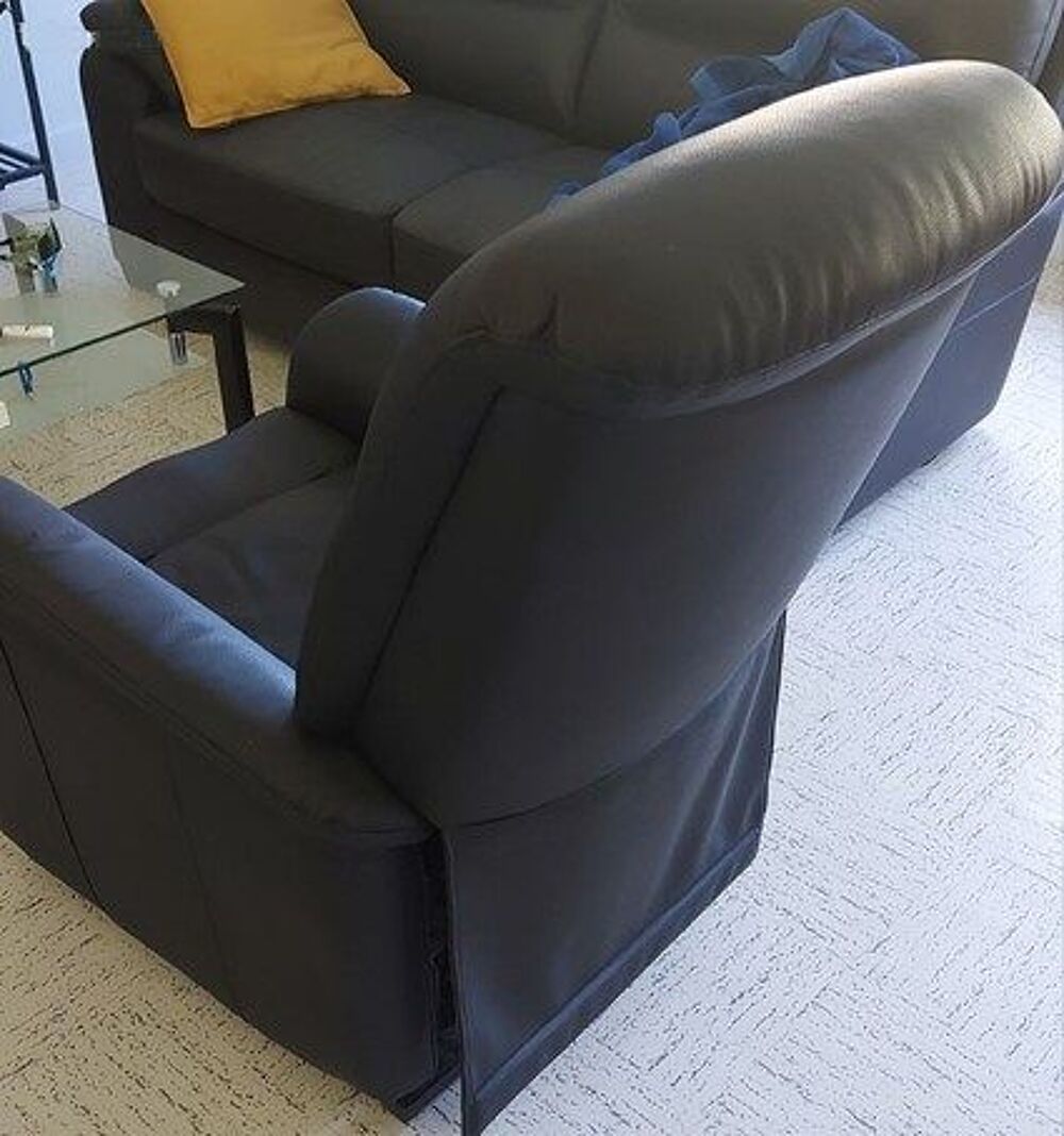 FAUTEUIL ELECTRIQUE CUIR NOIR AVEC TELECOMMANDE Meubles