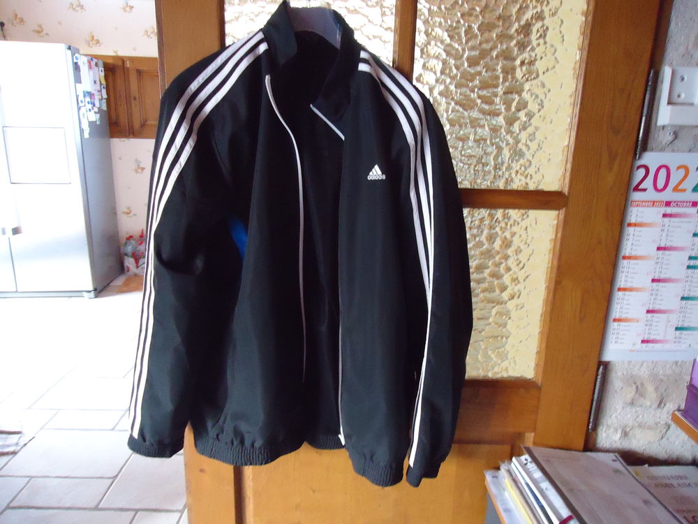 VESTE DE SURVETEMENT NEUF Vêtements