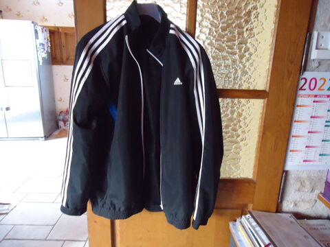 VESTE DE SURVETEMENT NEUF 20 Chartres (28)