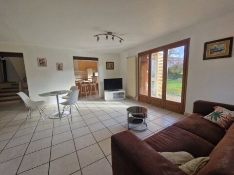   Location  Maison - 7 pi�ce(s) - 171 m�