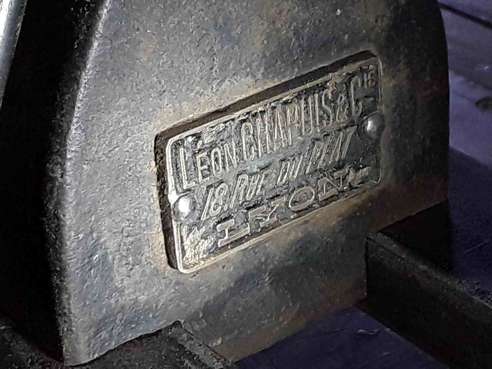 Tour &agrave; bois ancien Bricolage