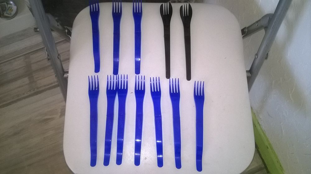 Collection 12 fourchettes plastique 
LUSTUCRU
Demontable
