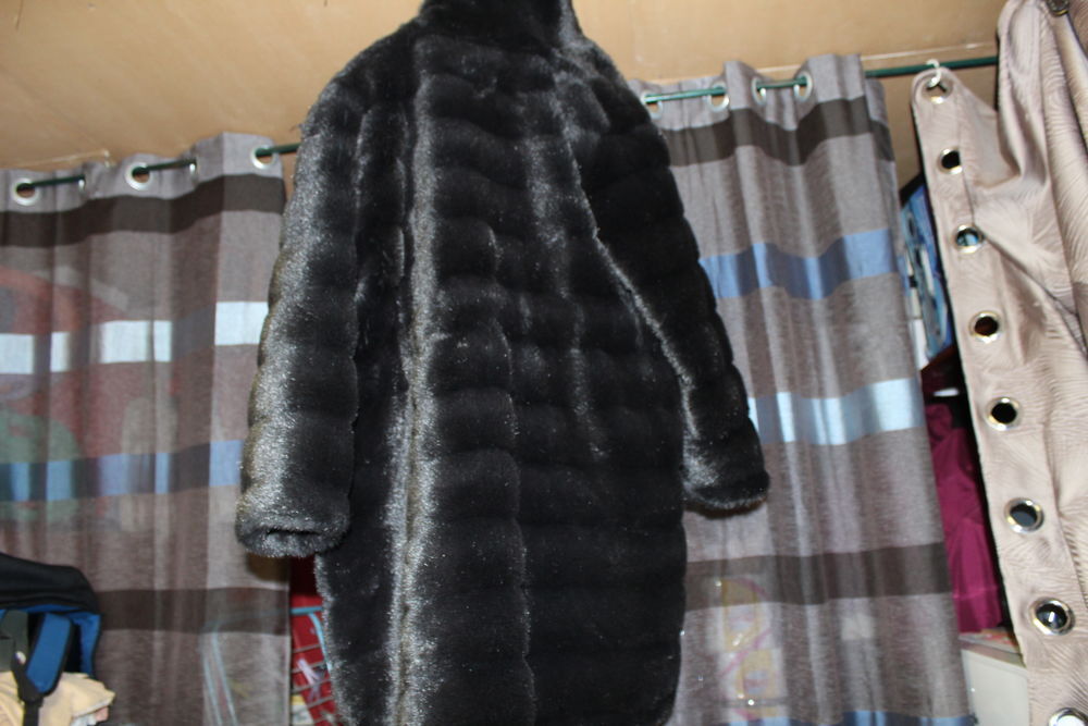 MANTEAU FAUSSE FOURRURE Vêtements