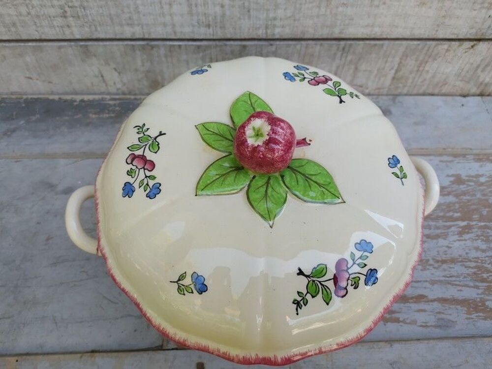 Ancienne Soupi&egrave;re Fa&iuml;ence de Gien Mod&egrave;le Lorraine 
Décoration