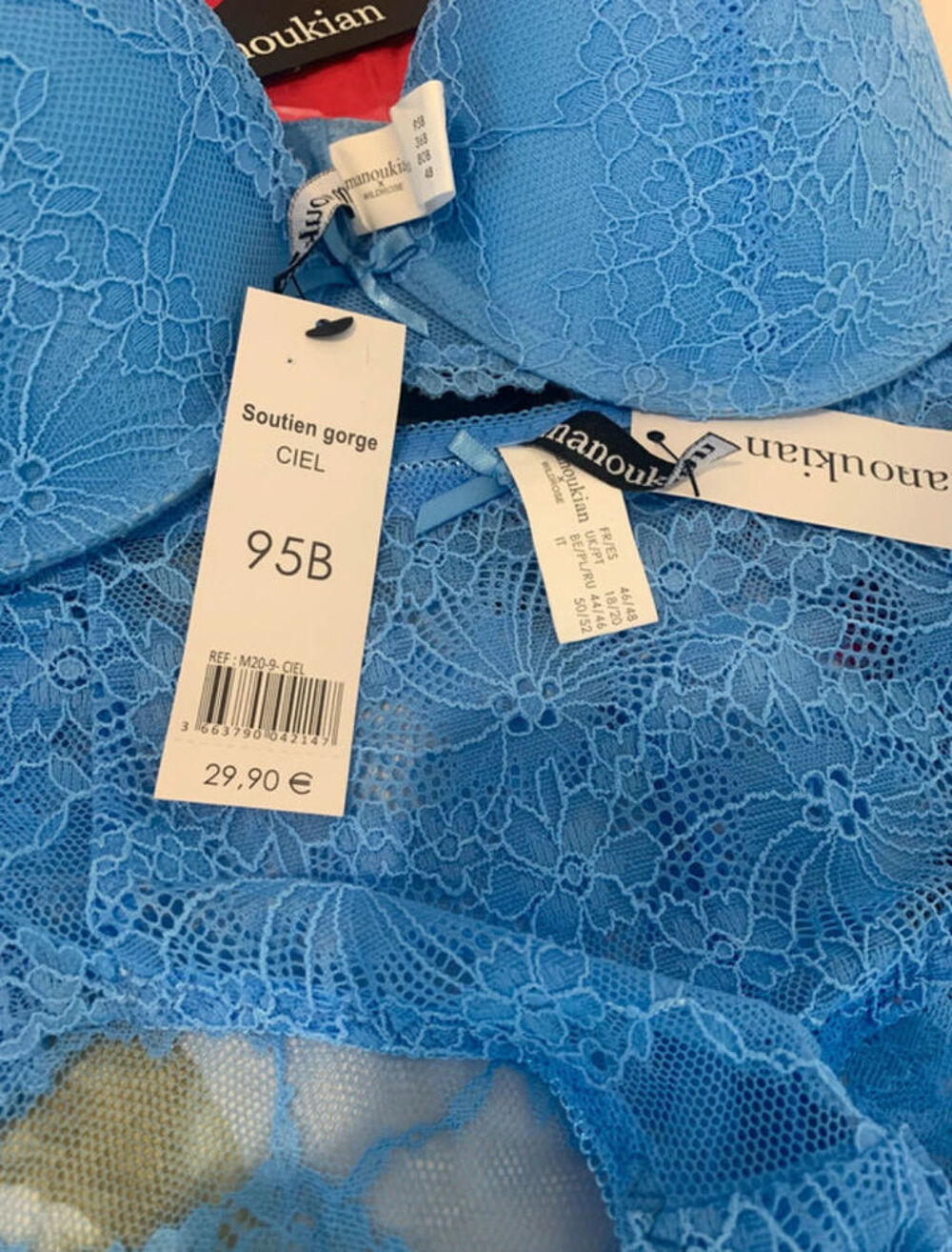 Parure lingerie Manoukian bleu ciel dentelle NEUVE avec &eacute;tiquettes 95B + 46/48 Maroquinerie