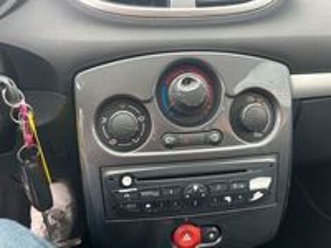 Clio III 1.2 16V 75 eco2 Expression Clim Euro 5 2011 occasion 82000 Montauban