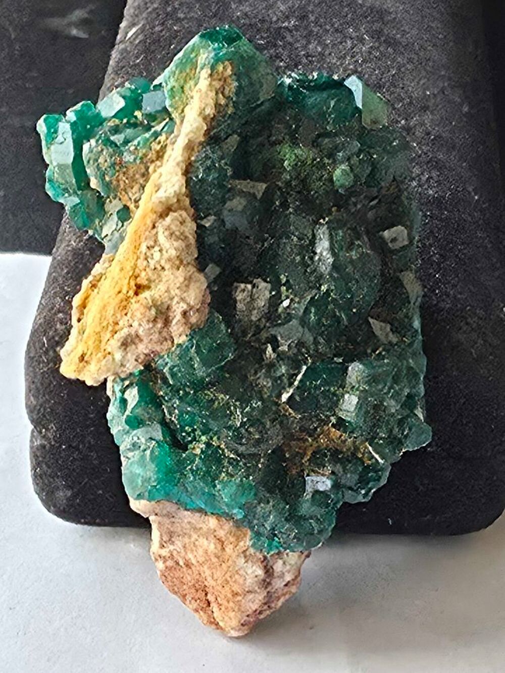 Min&eacute;ral de Collection : Dioptase Brute sur Matrice-Katanga (46g) 