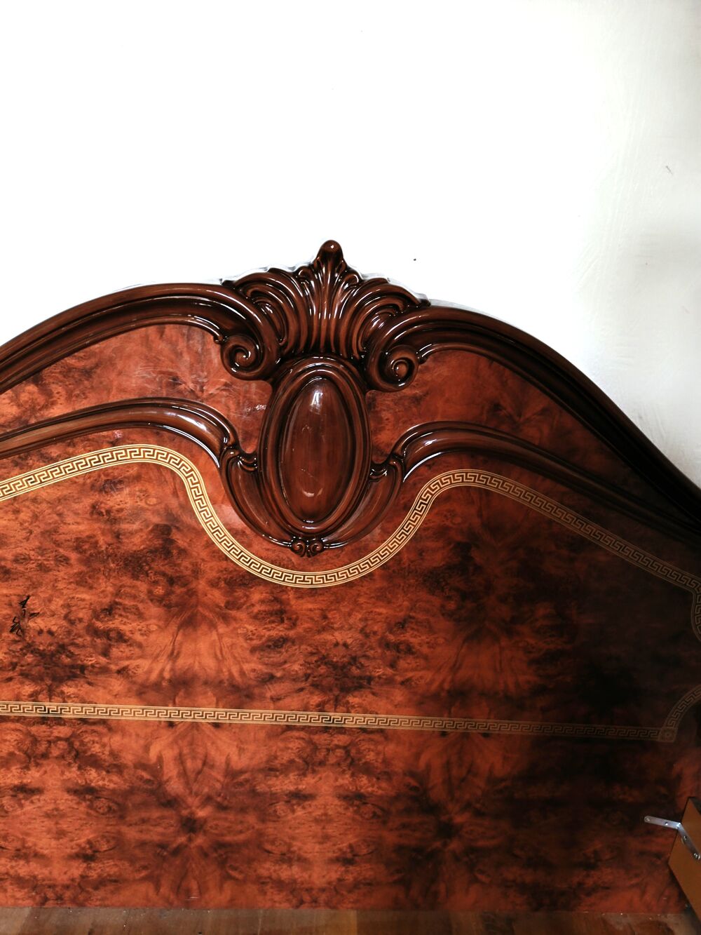 ENSEMBLE LIT SANS SOMMIER QUASI NEUF + ARMOIRE QUASI NEUVE Meubles