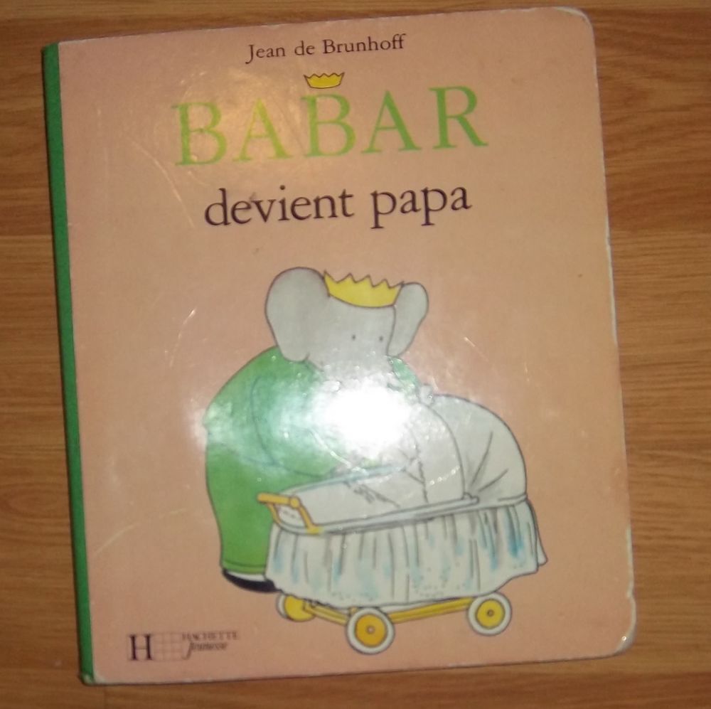 Babar devient papa Hachette Livres et BD