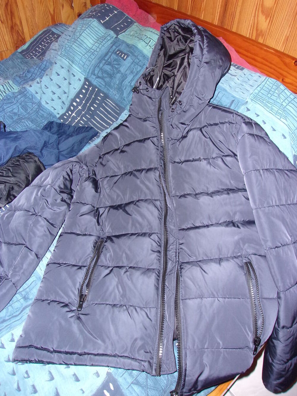 blouson noir, c&eacute;lio, pour homme ou femme, neuf, tr&egrave;s chaud Vêtements