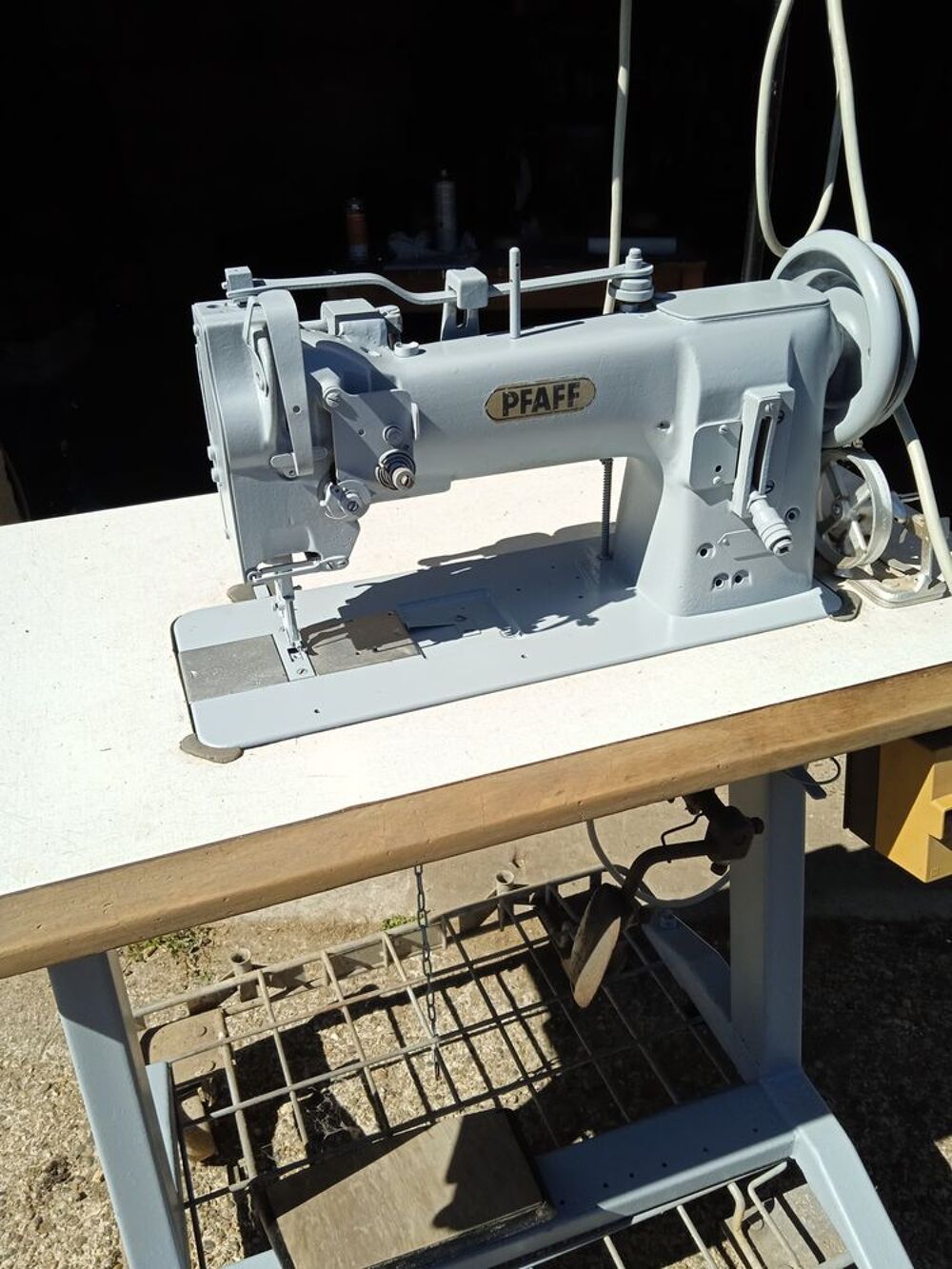   machine a coudre professionnel  