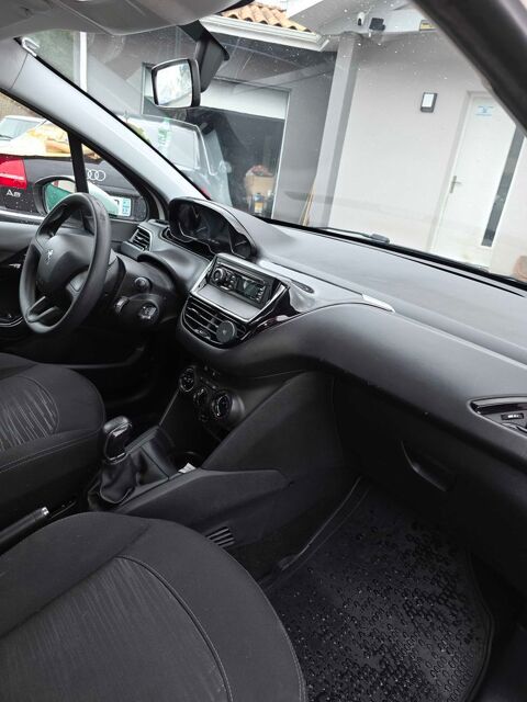 Peugeot 208 hdi+100cv+soci&eacute;t&eacute;