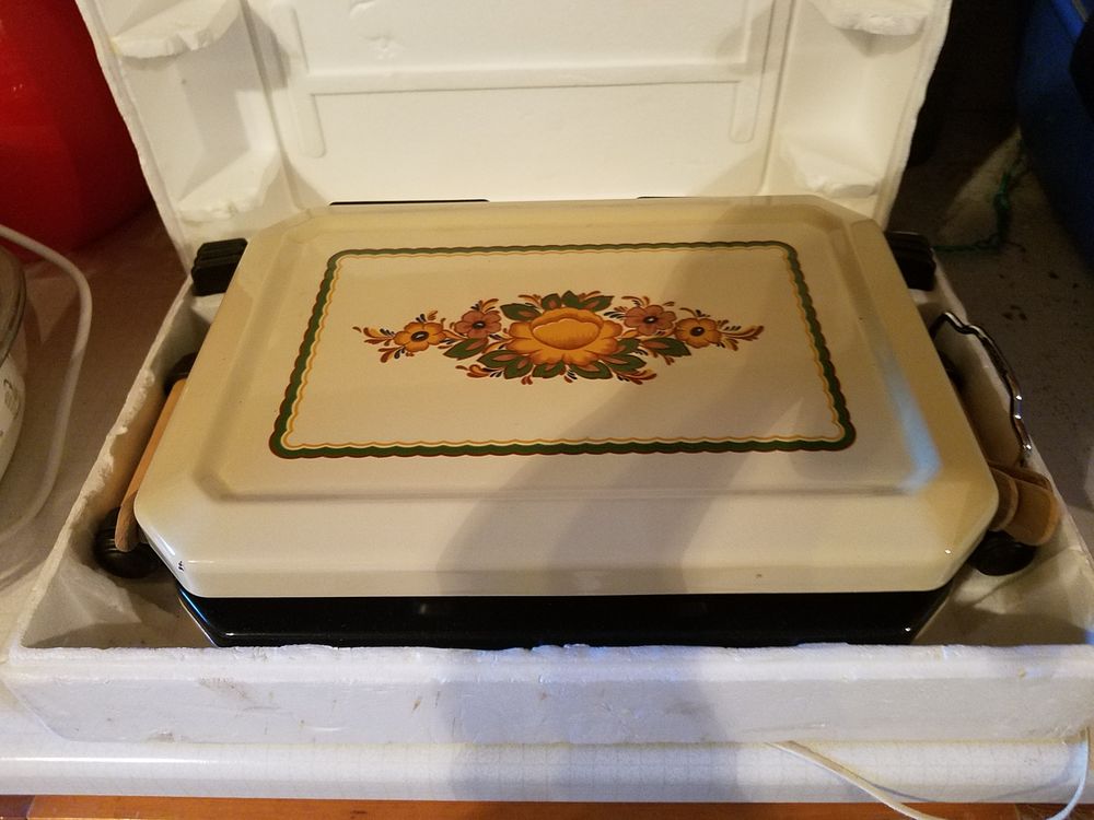 APPAREIL A RACLETTE Electrom�nager