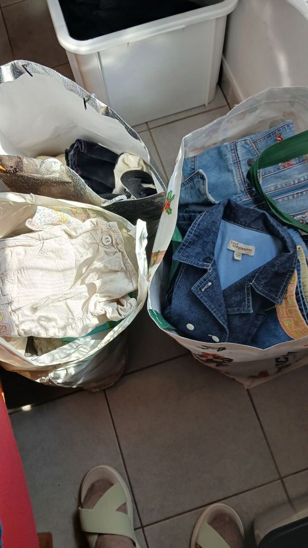 2 sacs de vetements fille Vêtements enfants