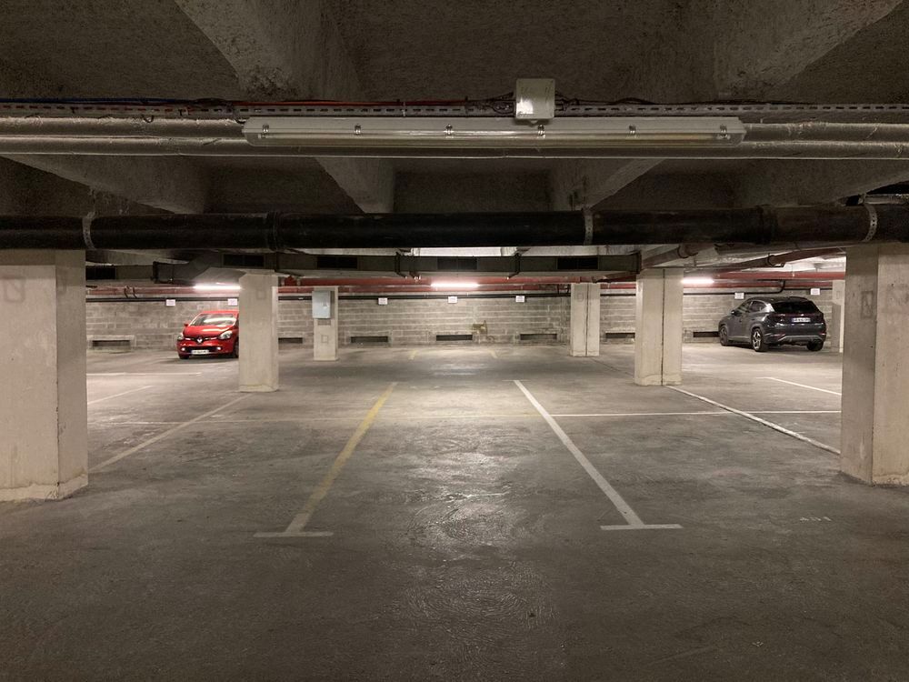 Location Parking/Garage Place de Parking Intérieure Sécurisée Saint-Etienne - Centre-Deux - Seulement 60€ / mois Saint-Étienne