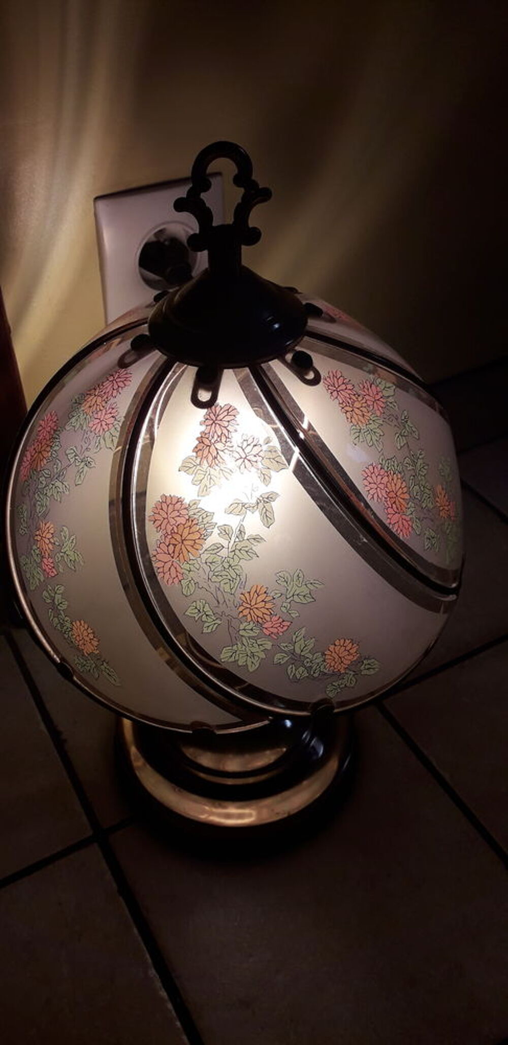 LAMPE CHEVET QUASI NEUF. Décoration