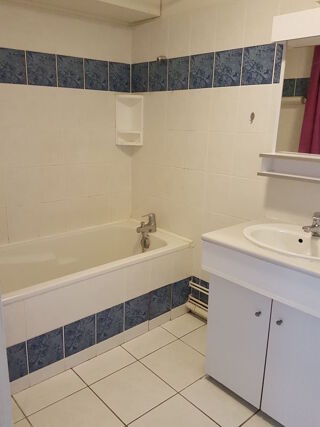  Appartement à louer 3 pièces 47 m²