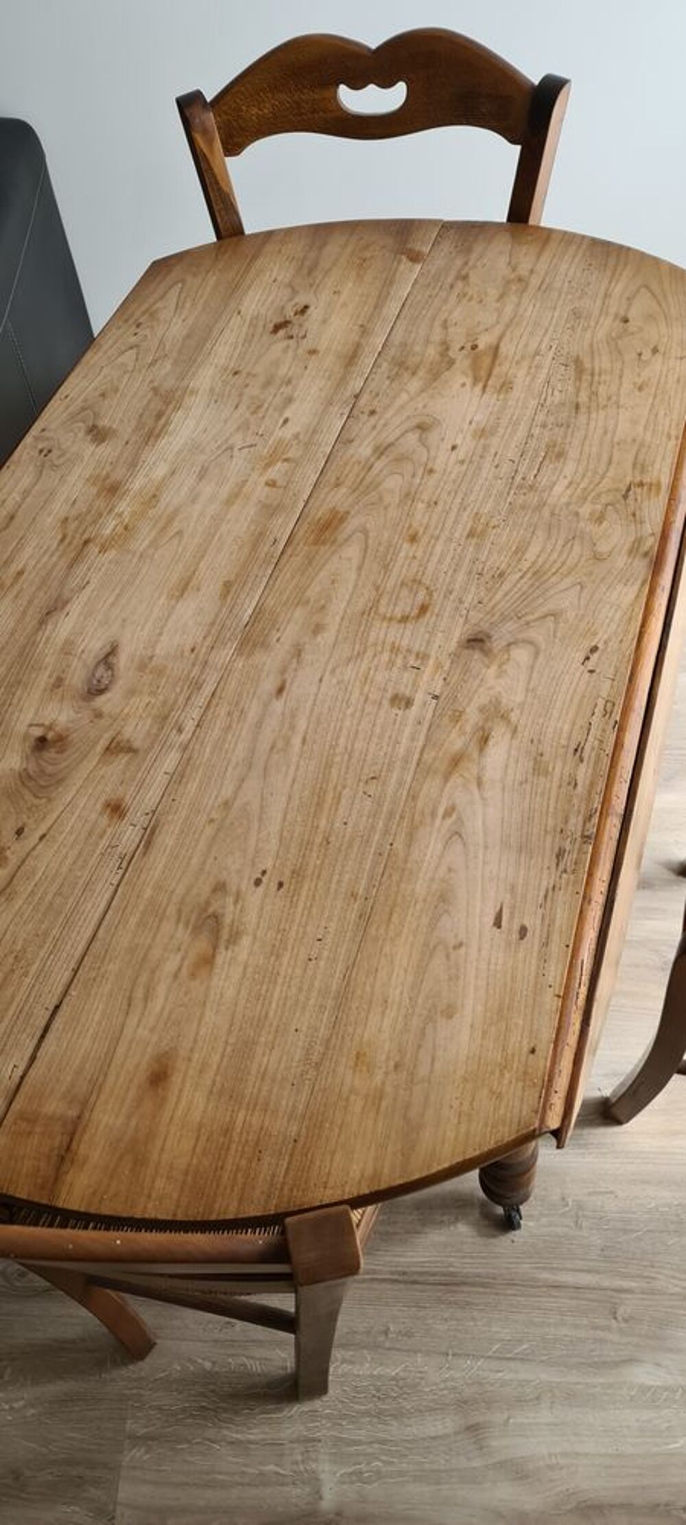 Table &agrave; manger + rallonges avec 4 chaises Meubles