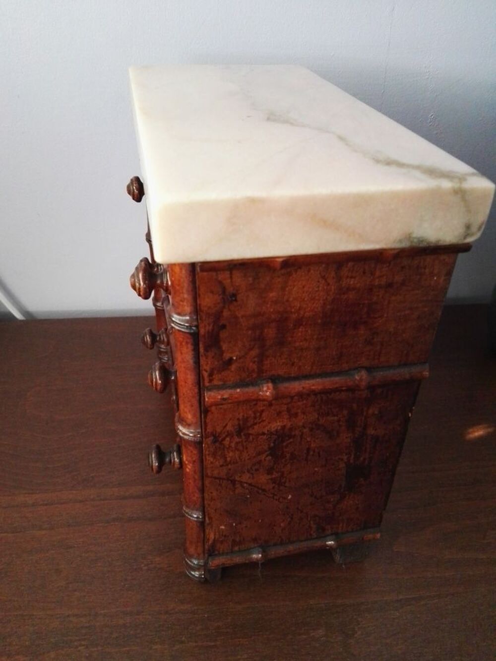 bo&icirc;te &agrave; bijoux ancienne Bois et marbre Meubles
