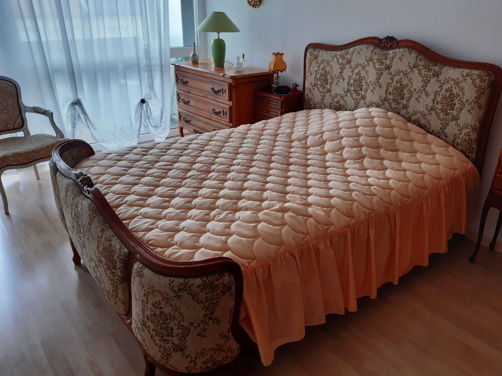 Chambre en m&eacute;risier compl&egrave;te ou meubles vendus s&eacute;par&eacute;ment Meubles
