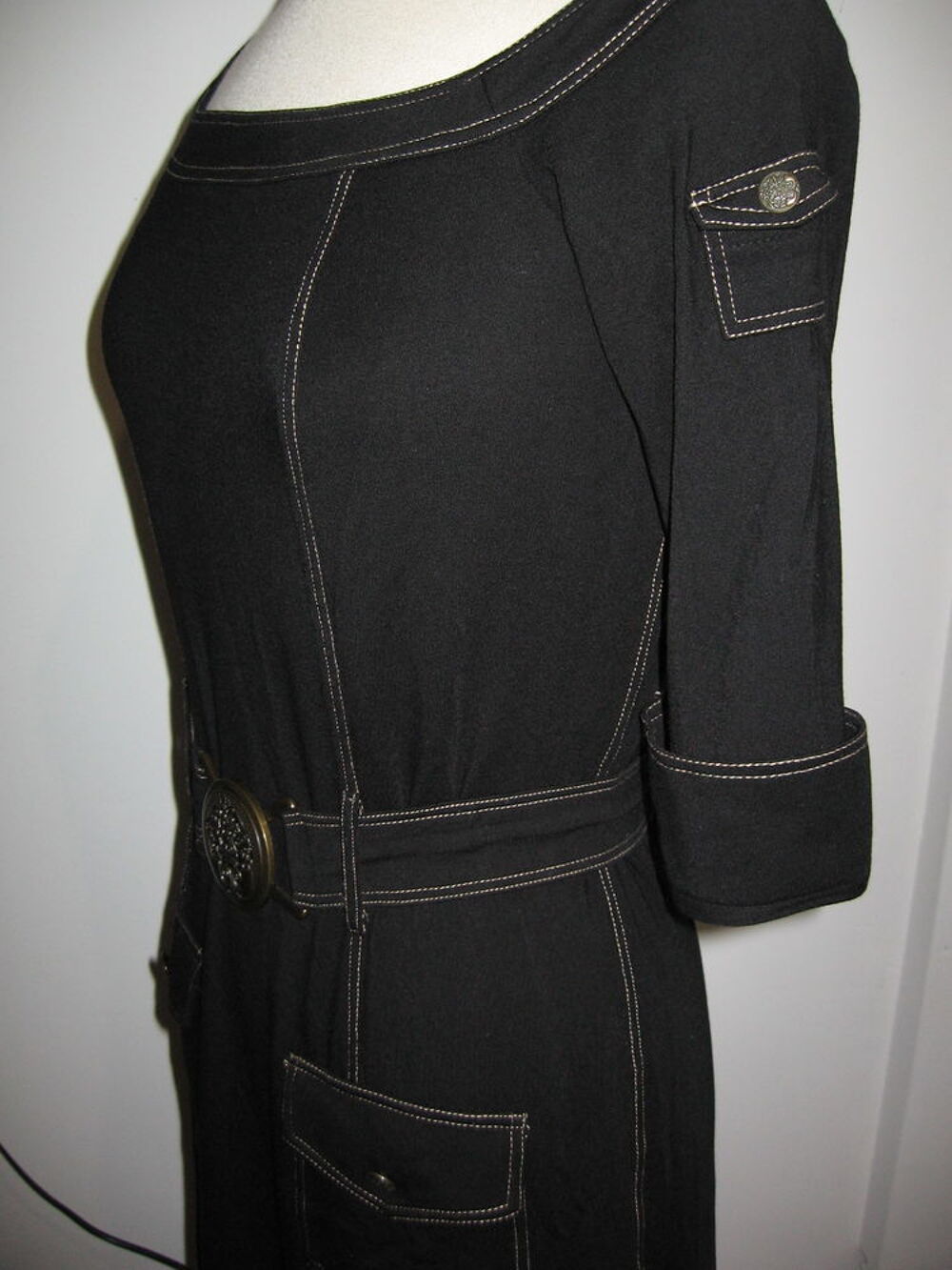 Robe courte noire Vêtements