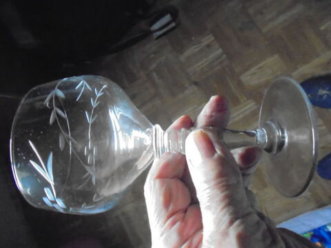 VERRES A CHAMPAGNE 25 Sisteron (04)