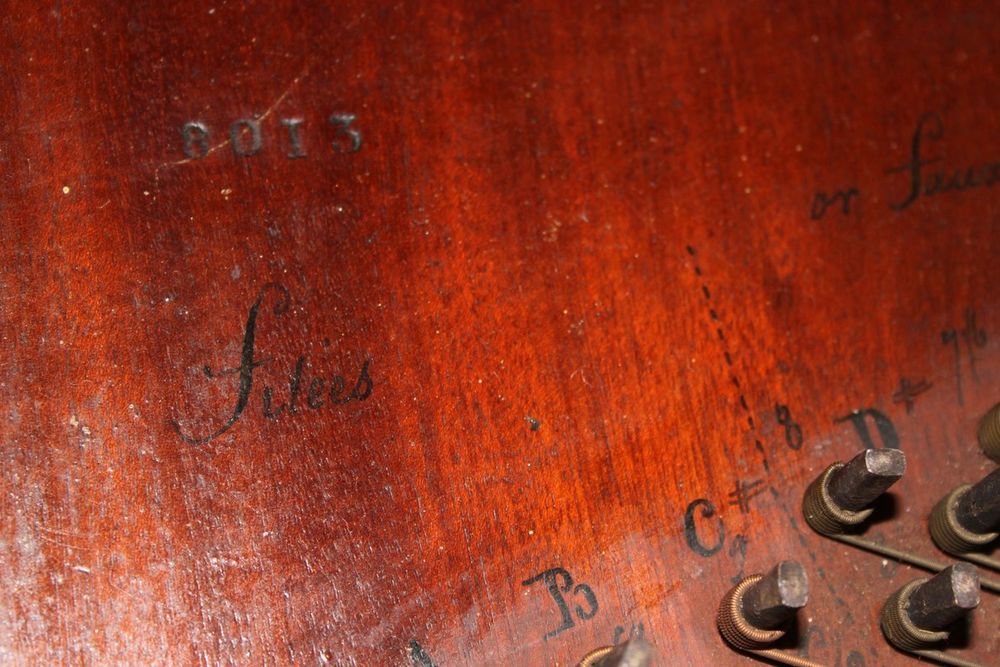 Piano pianoforte carr&eacute; Ignace Pleyel 178 x 79 cm de 1848 Instruments de musique