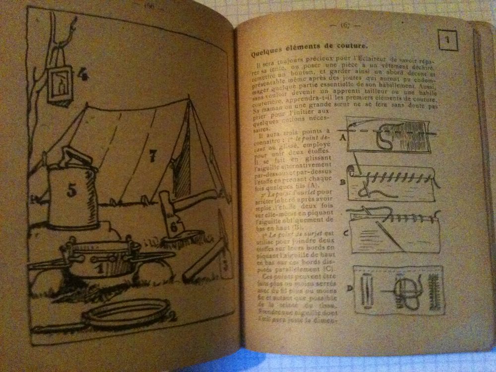 Manuel de l'&eacute;claireur. Broch&eacute; ? 1943, Editions de la Flamme Livres et BD