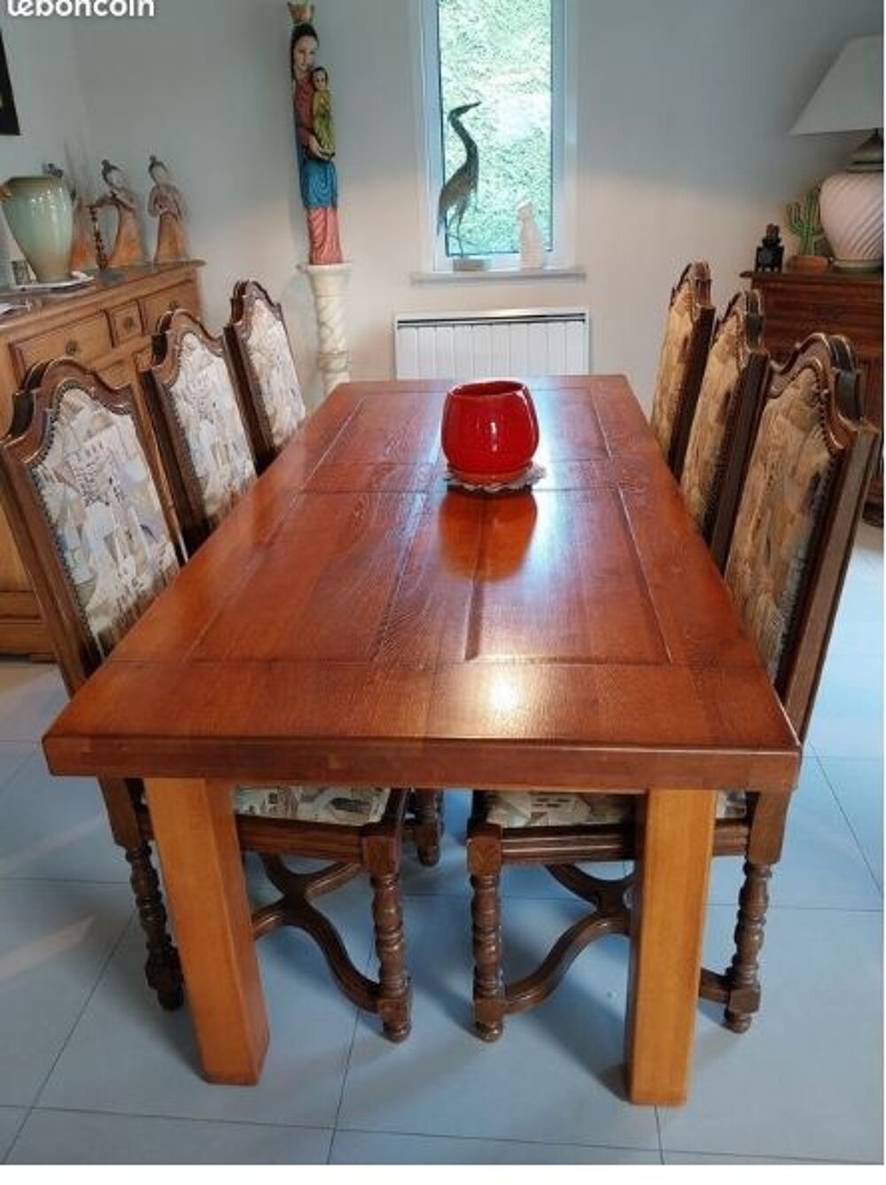 une table en ch&ecirc;ne massif avec 2 rallonges et 6 chaises Meubles