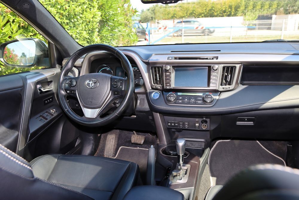 RAV 4 RAV4 Hybride 197ch AWD Collection 2018 occasion 26450 Cl&eacute;on-d'Andran