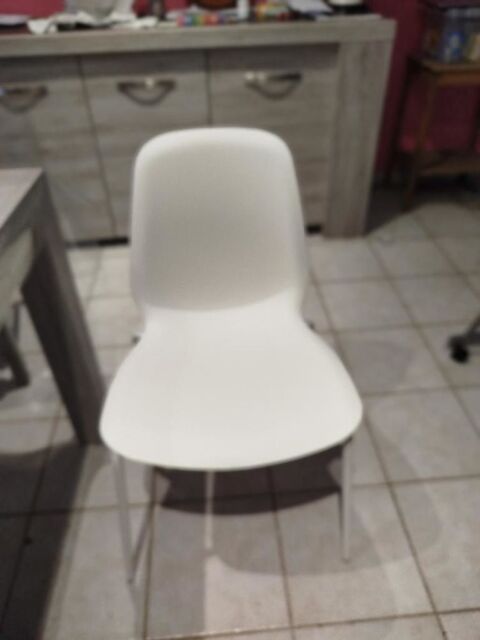 chaises 25 Saint-Yan (71)