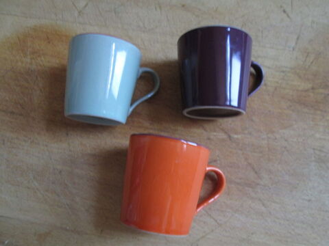Lot de trois tasses � caf� assorties 5 Herblay (95)