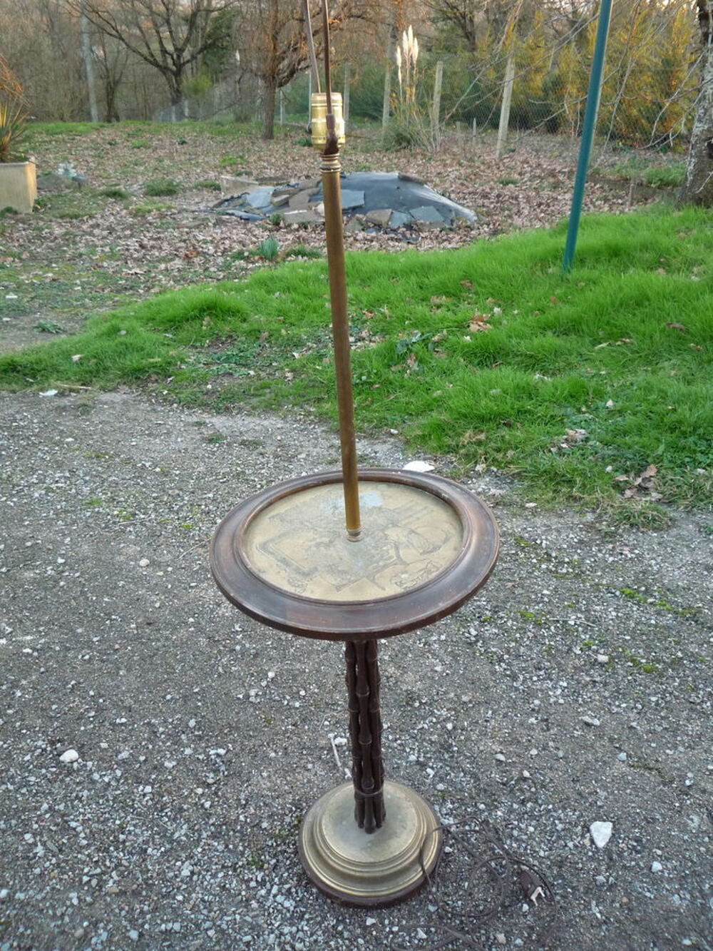 Lampadaire int&eacute;rieur d&eacute;co
h 142cm
diam&egrave;tre 39cm Meubles