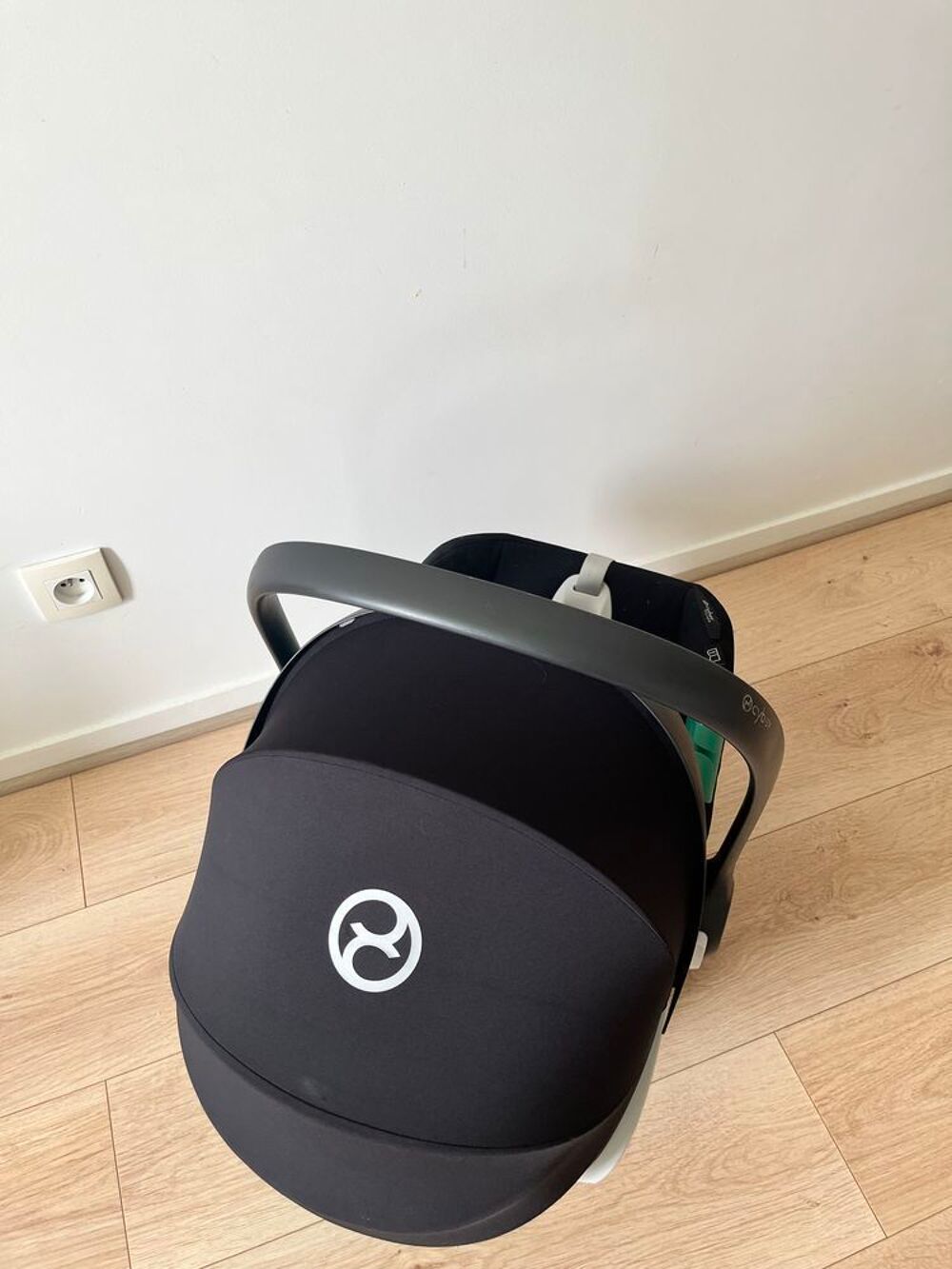 Poussette Trio Cybex Eos 2-en-1 + Cosy Cloud G i-Size €" Noir €" Bon &eacute;tat Mobilier enfants