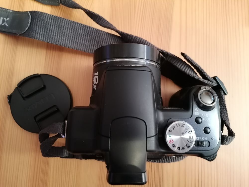 Panasonic Lumix DMC-FZ18 avec accessoires Photos/Video/TV