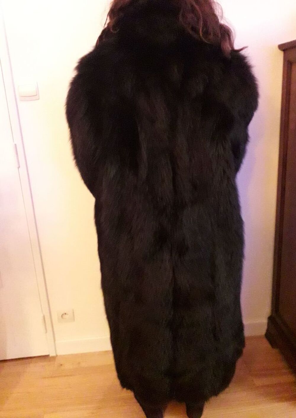 magnifique manteau en fourrure 
. Vêtements