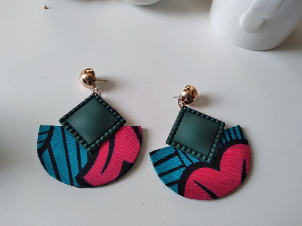 Boucles customis&eacute;es Bijoux et montres