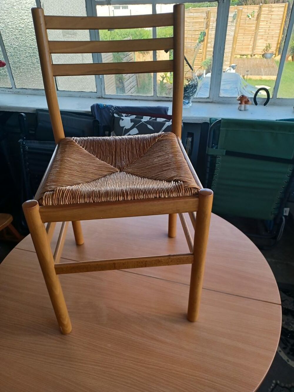 TABLE et CHAISES Meubles