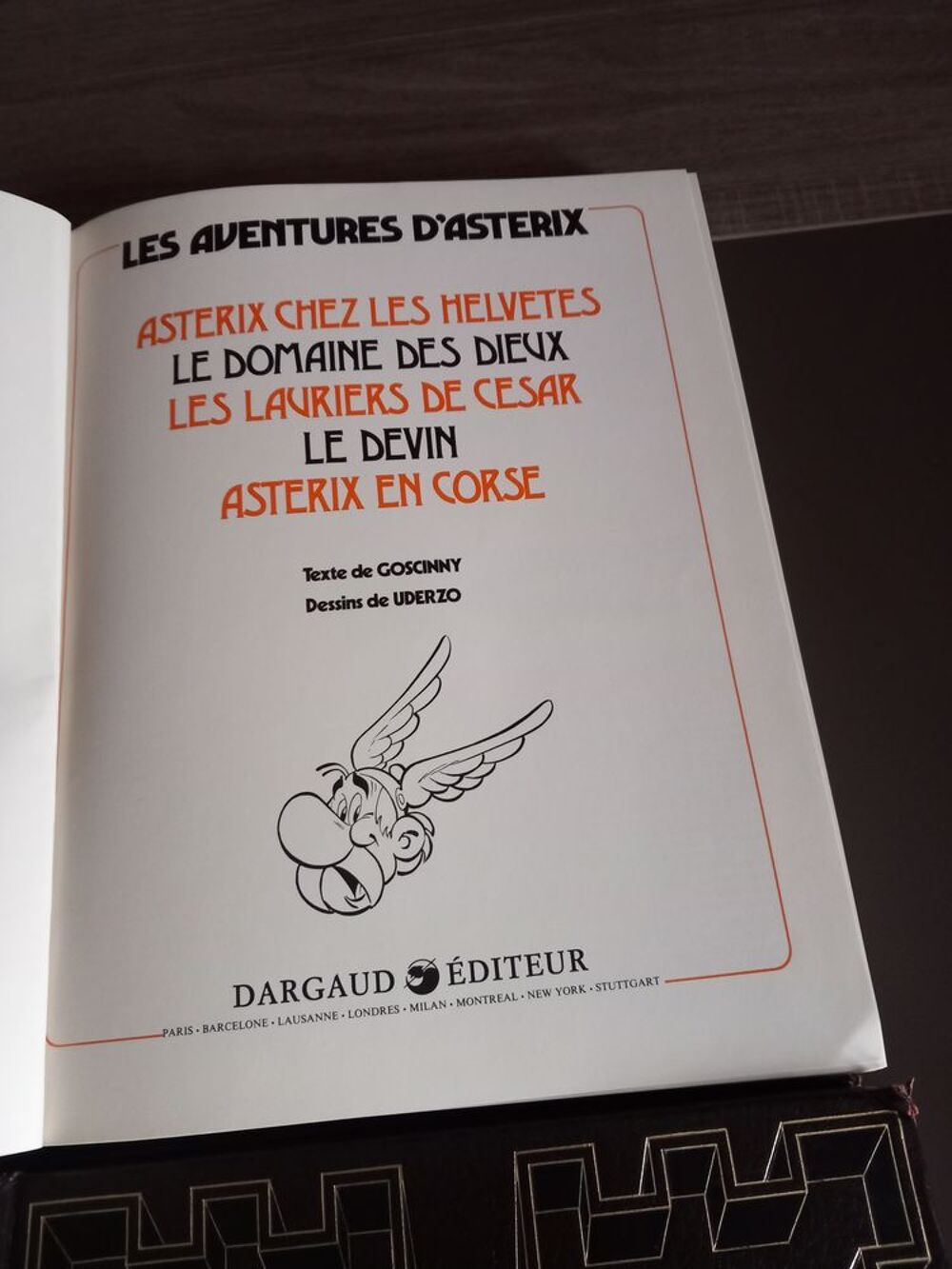 Albums des aventures d&quot;Asterix le Gaulois. Livres et BD