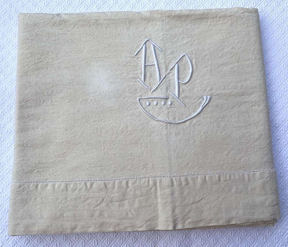Drap ancien brod&eacute; 2,10 x 2,80 Décoration