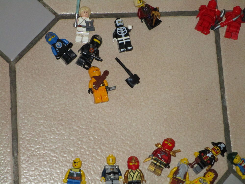 LEGO FIGURINE DIVERS +ACCESSOIRES Jeux / jouets
